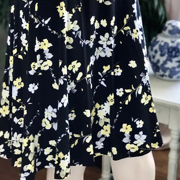 New TAN JAY floral midi skirt - Picture 7 of 13